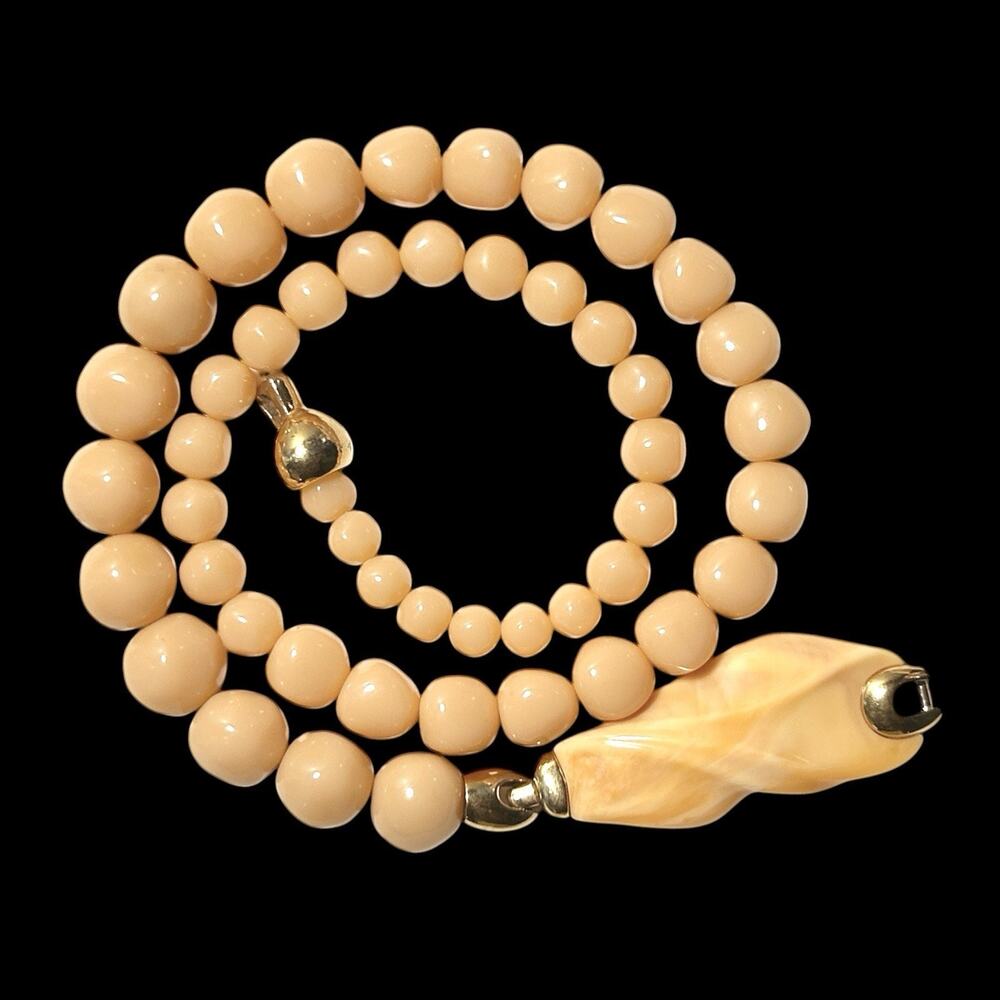 Trifari Necklace Kunio Matsumoto HTF Peach Blush Graduated Beads 70s Chunky 31”